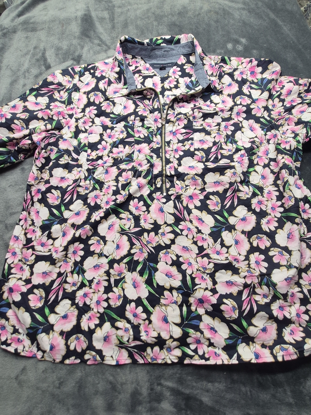 Tommy's Hilfiger 1X Vibrant Pink Shorts leeve Floral Quarter Zip Polishe Collare